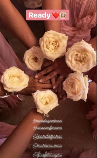 Emozionate e raggianti: com'erano le damigelle di Chiara Ferragni al Social Wedding Emozionate e raggianti: com'erano le damigelle di Chiara Ferragni al Social Wedding