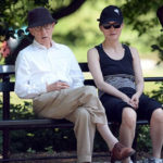 Woody Allen, la moglie: "Mio marito è innocente, Mia Farrow cattiva madre"