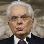 Scuola, Mattarella: "Genitori bulli contro insegnanti, è allarme"