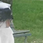 Chi è la sposa triste in giro sola per Milano: il mistero invade il web