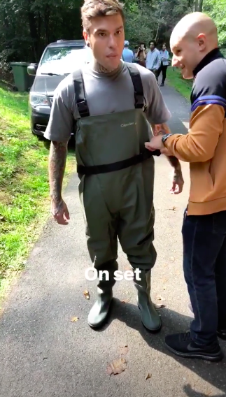 Il nuovo singolo di Fedez dedicato a Leone: nel video la moglie Chiara e il figlio