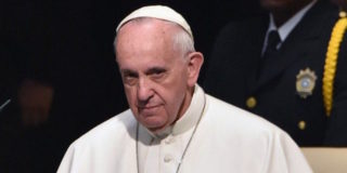 Duro attacco di Papa Francesco contro l’aborto durante la messa in Piazza San Pietro a Roma.