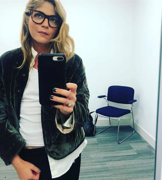 Selma Blair e la forza di mostrare, senza capelli, la sclerosi multipla