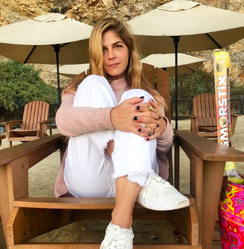 Selma Blair e la forza di mostrare, senza capelli, la sclerosi multipla