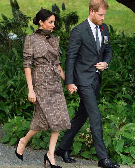 Meghan Markle, bellissima nell’abito premaman di Asos da 50 euro