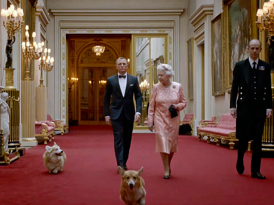 Il dolce e straziante motivo per cui la regina Elisabetta non avrà altri corgi
