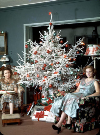 30 foto di decorazioni natalizie degli Anni '50-60 che mostrano quanto siamo cambiati 30 foto di decorazioni natalizie degli Anni '50-60 che mostrano quanto siamo cambiati