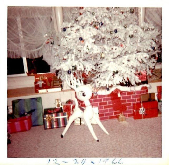 30 foto di decorazioni natalizie degli Anni '50-60 che mostrano quanto siamo cambiati