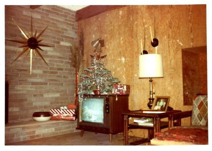 30 foto di decorazioni natalizie degli Anni '50-60 che mostrano quanto siamo cambiati