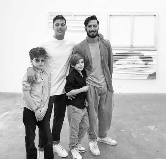 Ricky Martin e la sua splendida famiglia arcobaleno che si allarga sempre più