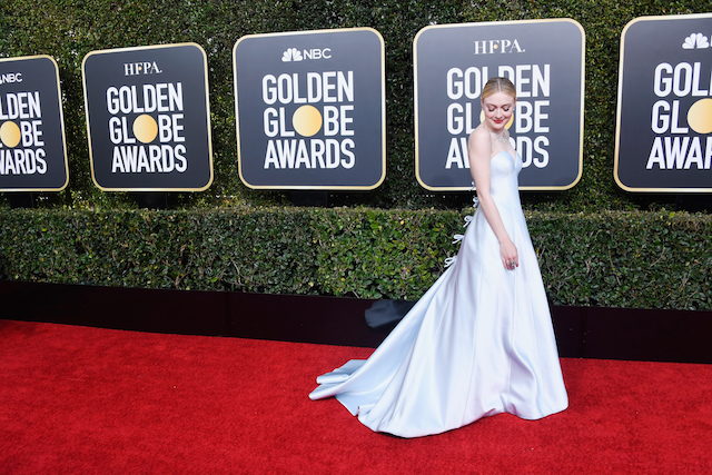 Effetto nudo, eccentrici, eleganti, regali: gli abiti delle star ai Golden Globe 2019