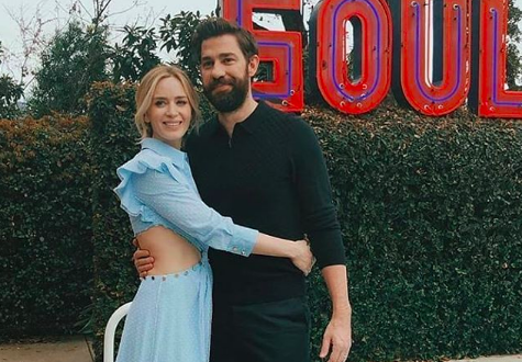 Le lacrime di John Krasinski per la dedica della moglie Emily Blunt