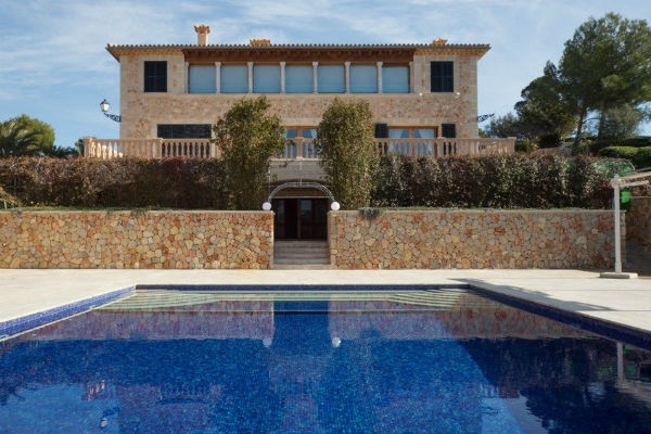 Cercasi tester per yatch e resort di lusso: ecco il "lavoro migliore del mondo"