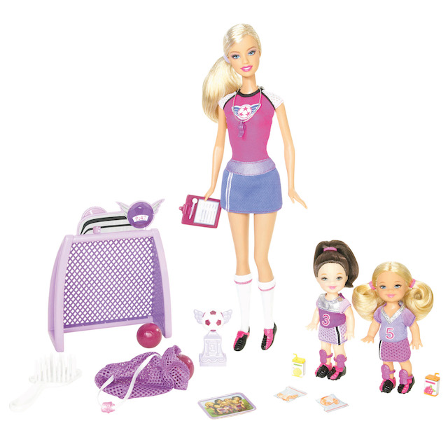 Con vitiligine, protesi o calva: le nuove versioni di Barbie (e Ken)
