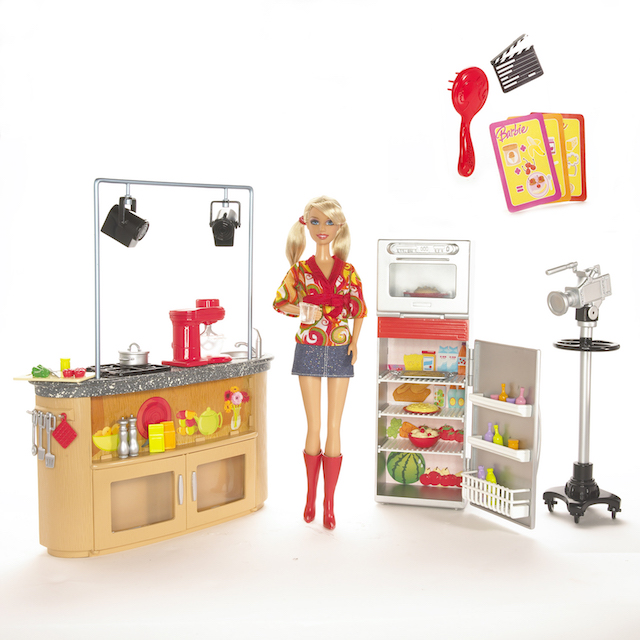 Con vitiligine, protesi o calva: le nuove versioni di Barbie (e Ken)