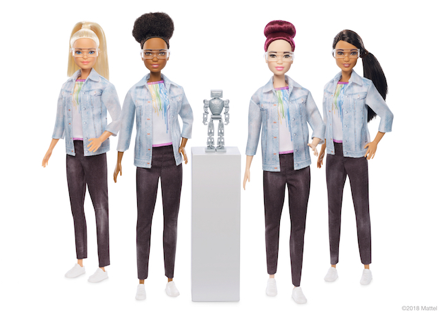 Con vitiligine, protesi o calva: le nuove versioni di Barbie (e Ken)