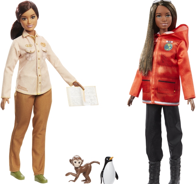 Con vitiligine, protesi o calva: le nuove versioni di Barbie (e Ken)