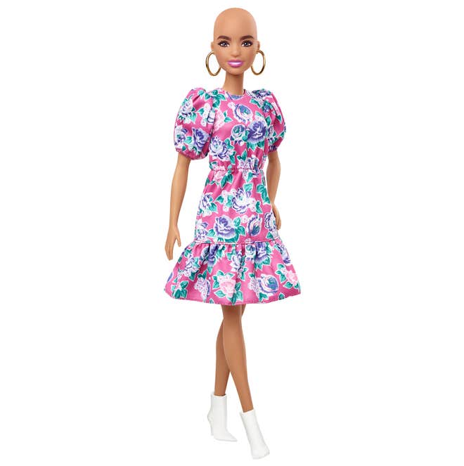 Con vitiligine, protesi o calva: le nuove versioni di Barbie (e Ken)