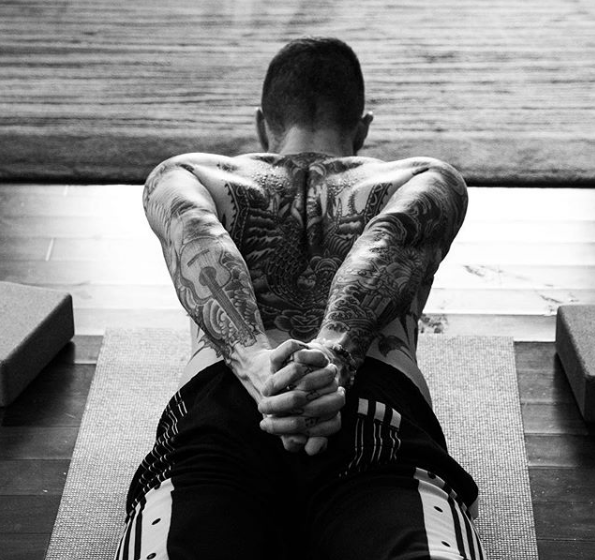 Adam Levine: "Grazie yoga, mi spingi a fare di più (e a fare del sesso migliore)"