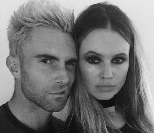 Adam Levine: "Grazie yoga, mi spingi a fare di più (e a fare del sesso migliore)"