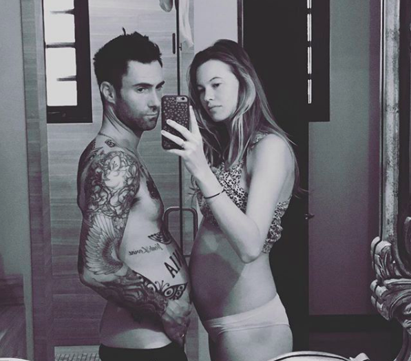 Adam Levine: "Grazie yoga, mi spingi a fare di più (e a fare del sesso migliore)"