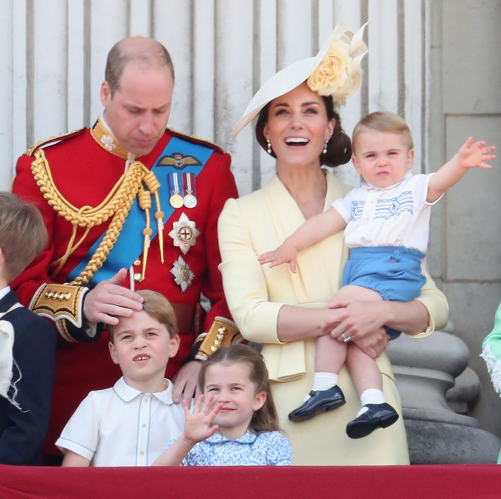 Il debutto reale del principe Louis: è già una star