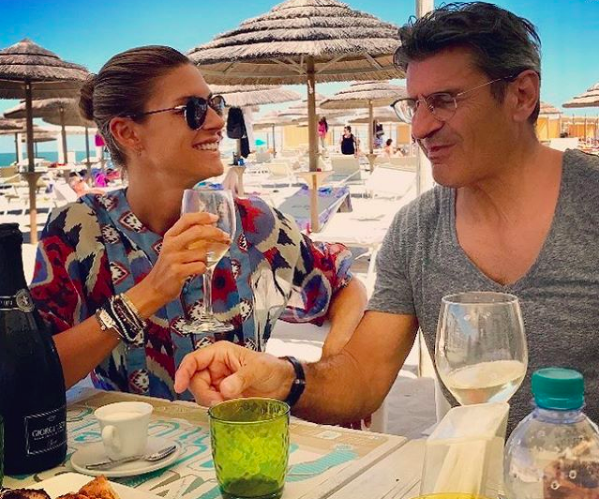 “Sei troppo magra, sei anoressica”: la risposta di Martina Colombari a chi la insulta