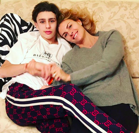 “Sei troppo magra, sei anoressica”: la risposta di Martina Colombari a chi la insulta