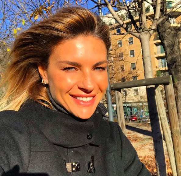 “Sei troppo magra, sei anoressica”: la risposta di Martina Colombari a chi la insulta
