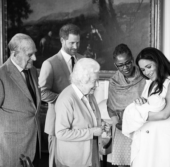 "Cercando la libertà": il libro di Harry e Meghan potrebbe far tremare la Regina