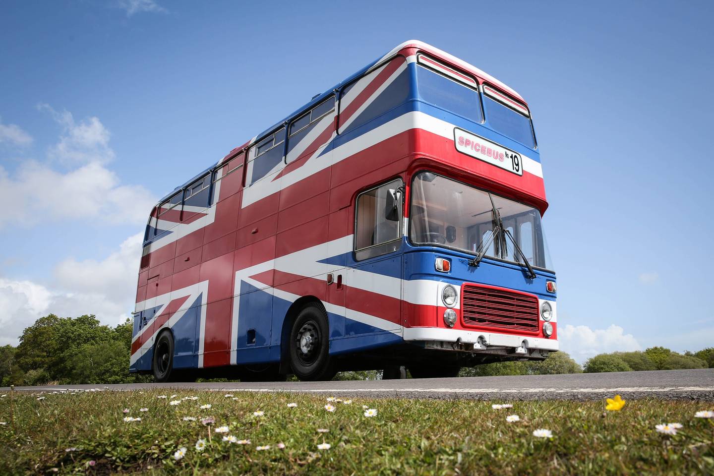 Arriva lo Spice Bus: ecco come puoi dormire nell'autobus delle Spice Girls