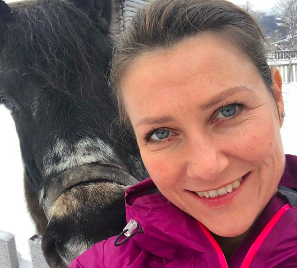 Come la principessa di Norvegia ha risposto alle critiche sulla scelta del fidanzato