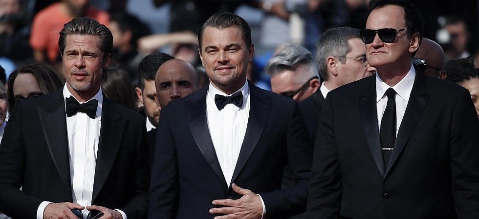 L'omaggio di Leo Di Caprio e Brad Pitt a Luke Perry