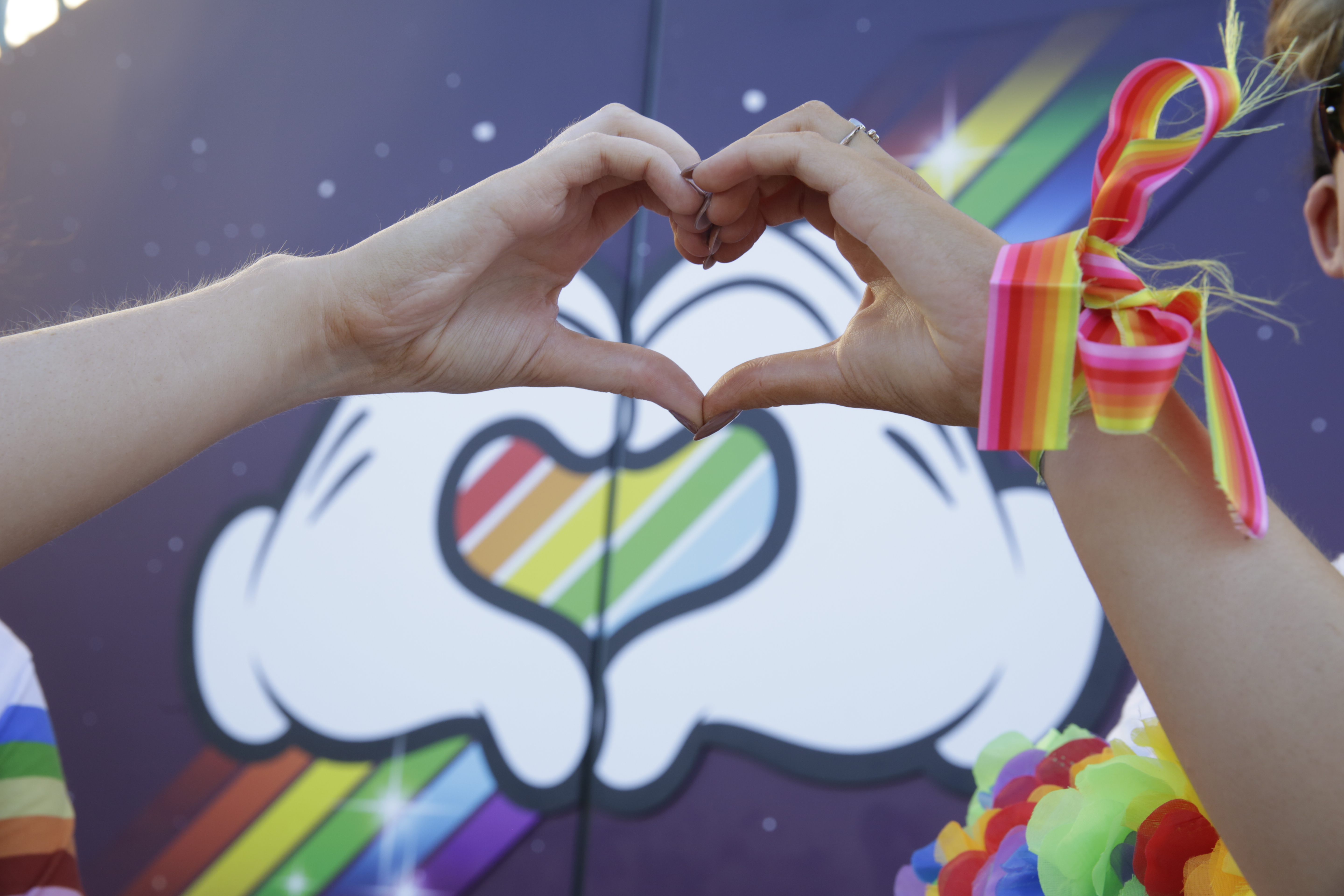 25 foto dal Magical Pride di Disneyland: tutti i colori contro l'omofobia