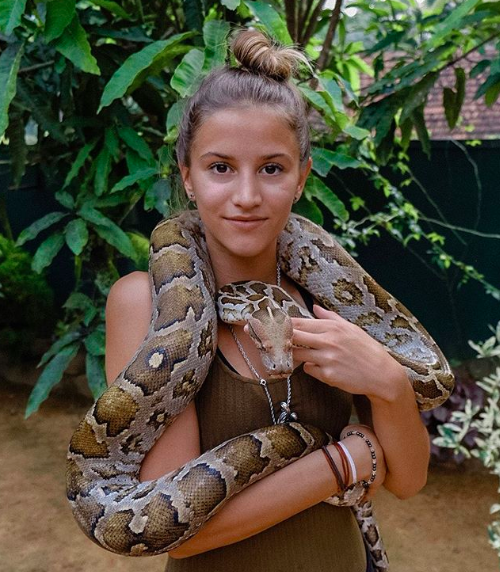 Chi è Lexie Alford, la persona più giovane ad aver completato il giro del mondo