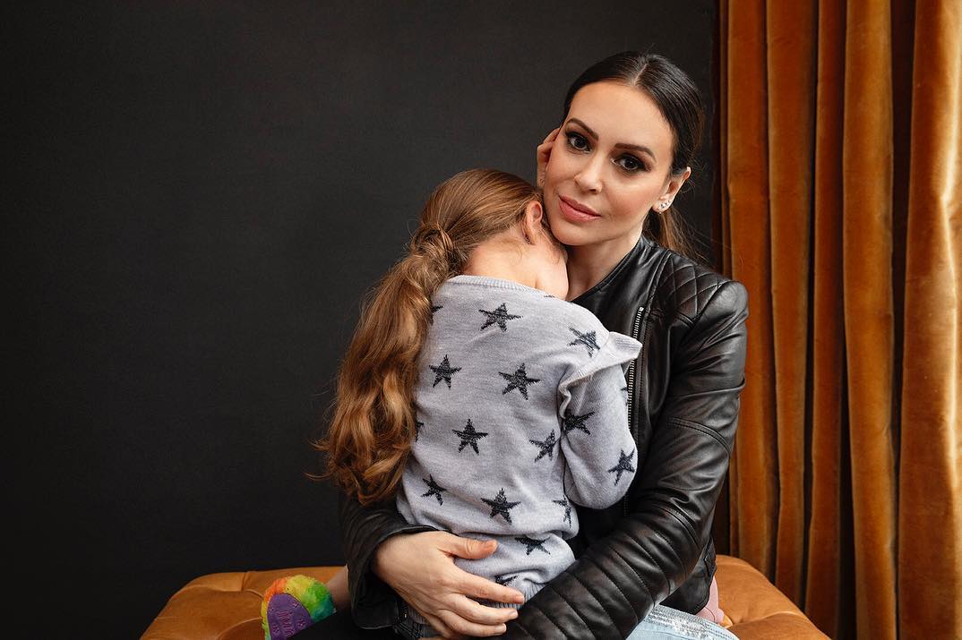 Alyssa Milano: "Ho abortito due volte: non ero pronta per essere madre"