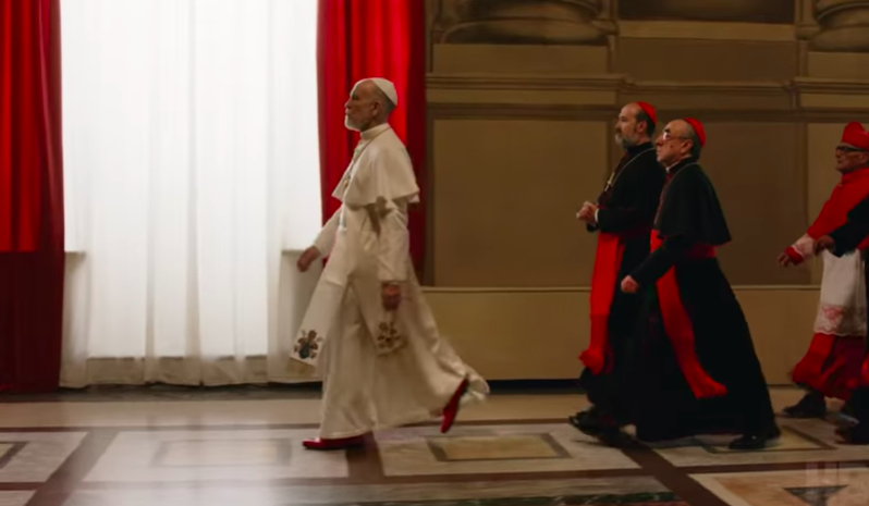 Il primo teaser di 'New Pope' di Sorrentino, con Jude Law di nuovo in 'veste papale'