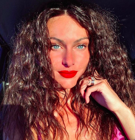 Come Paola Turani è scappata da quella taglia che "sembrava sempre più stretta"