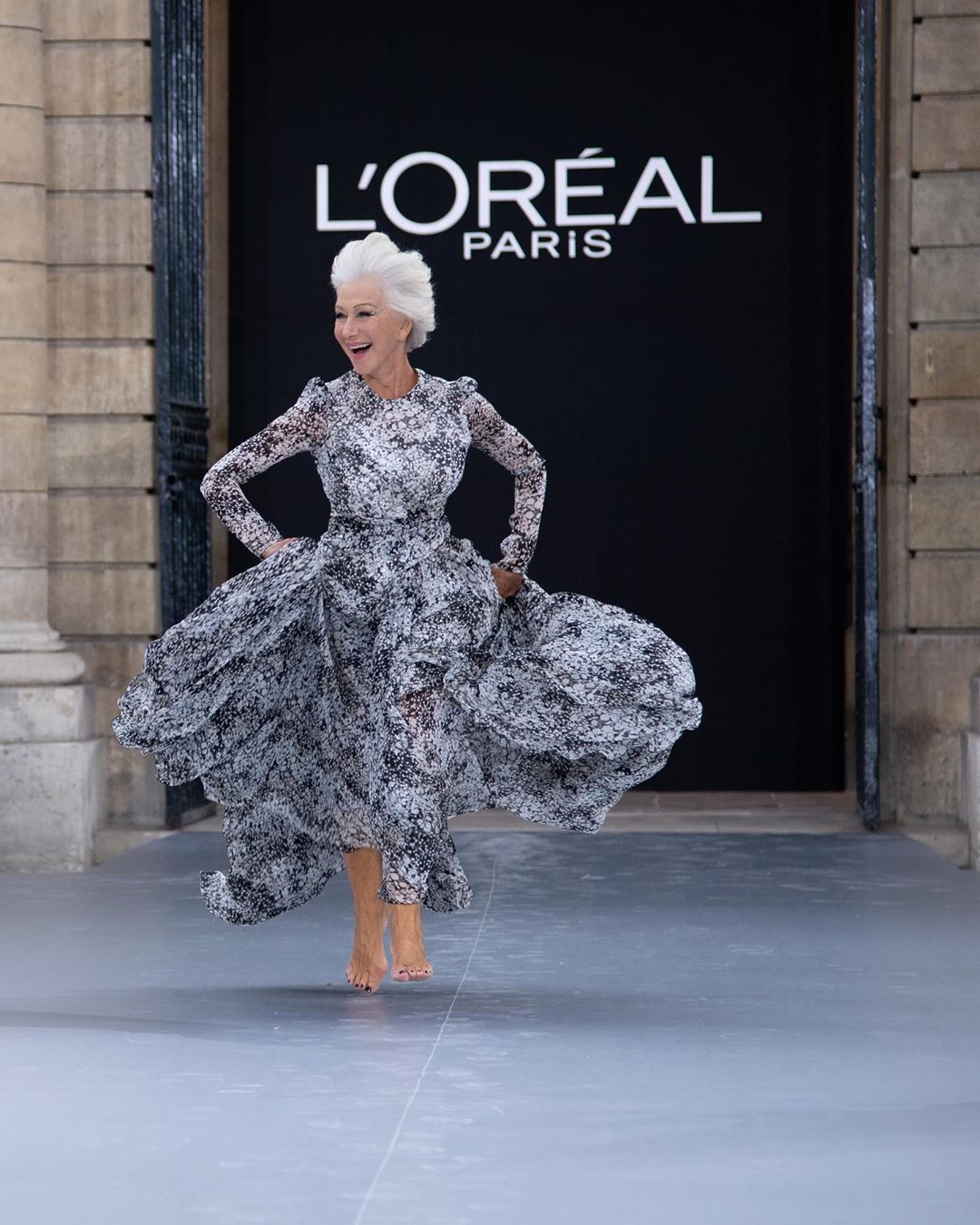 La bellezza non ha età: da Helen Mirren, 74 anni, alle altre che sfilano a Parigi
