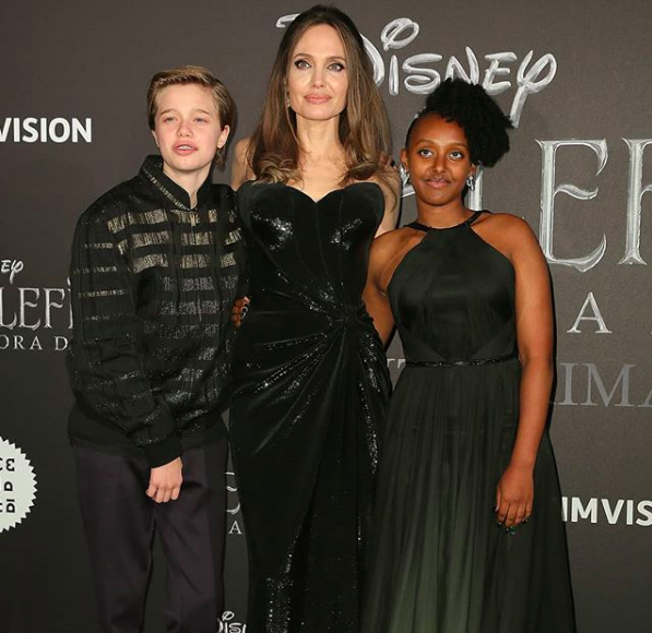 Piccole brangeline crescono: la bellezza delle figlie di Angelina Jolie al fianco della mamma