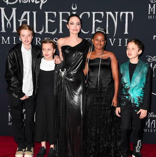 Piccole brangeline crescono: la bellezza delle figlie di Angelina Jolie al fianco della mamma