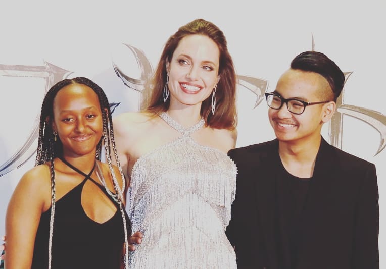 Piccole brangeline crescono: la bellezza delle figlie di Angelina Jolie al fianco della mamma