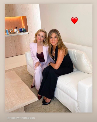 La foto di Jennifer Aniston è perfetta, ma lei posta quella del retroscena
