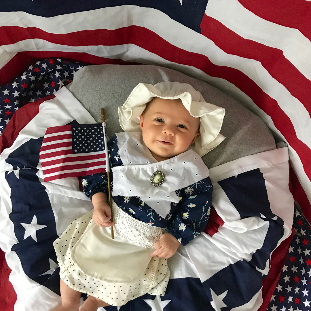 17 trasformazioni di Liberty, la bimba di 3 mesi che veste i panni di donne famose