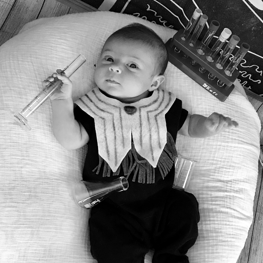 17 trasformazioni di Liberty, la bimba di 3 mesi che veste i panni di donne famose
