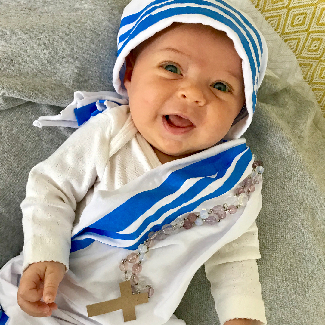 17 trasformazioni di Liberty, la bimba di 3 mesi che veste i panni di donne famose
