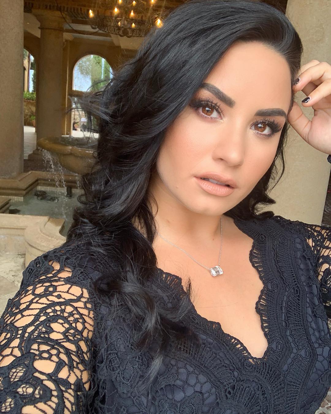 Demi Lovato, un anno dopo l’overdose: “Quello che ho imparato”