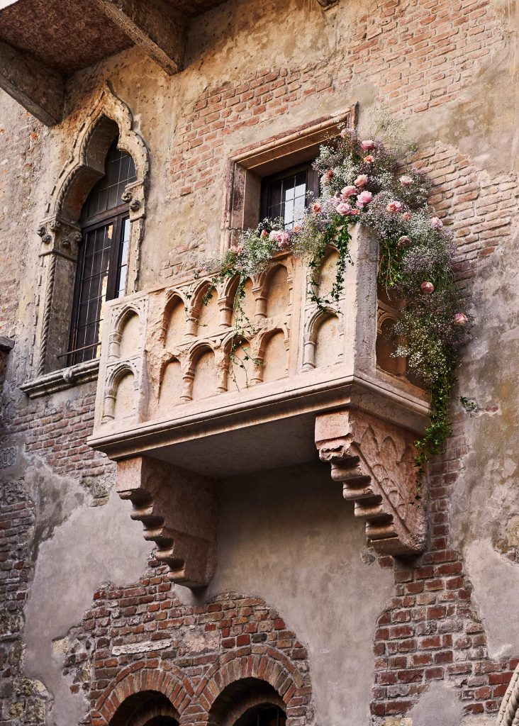Come vincere una notte gratis nella casa di Giulietta grazie alla tua storia d'amore