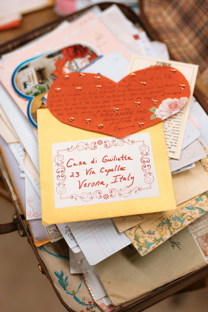 Come vincere una notte gratis nella casa di Giulietta grazie alla tua storia d'amore