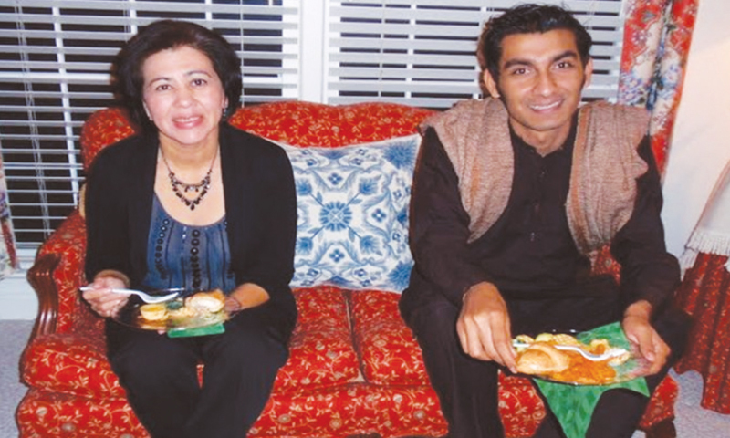 Condannato a morte per aver sostenuto le donne: salvate il prof Junaid Hafeez
